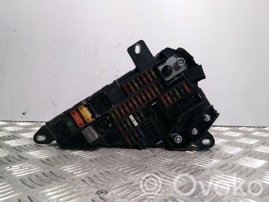 BMW 5 E60 E61 Fuse module 