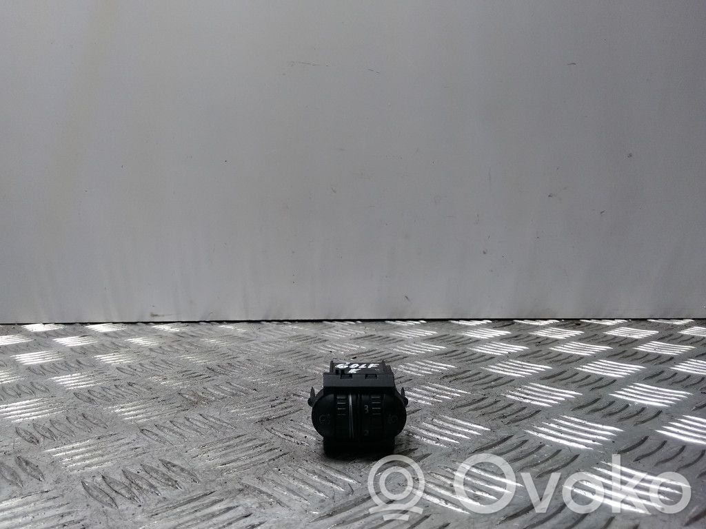 Volkswagen Golf V Headlight level height control switch 