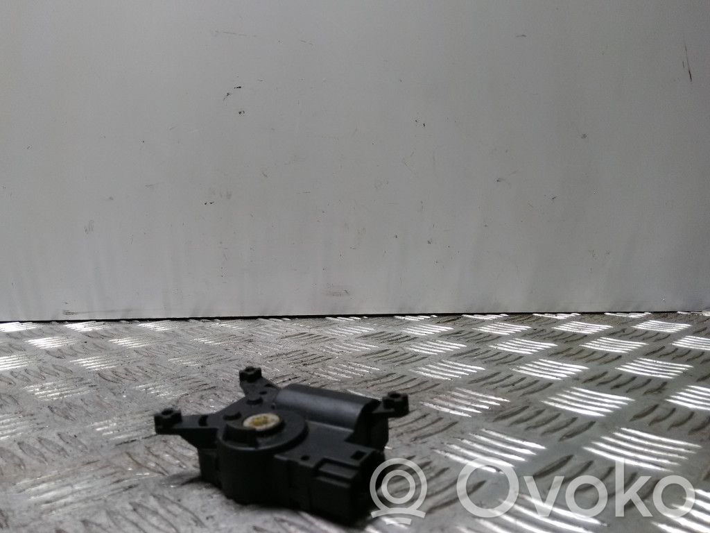 Opel Astra H Silniczek nagrzewnicy 