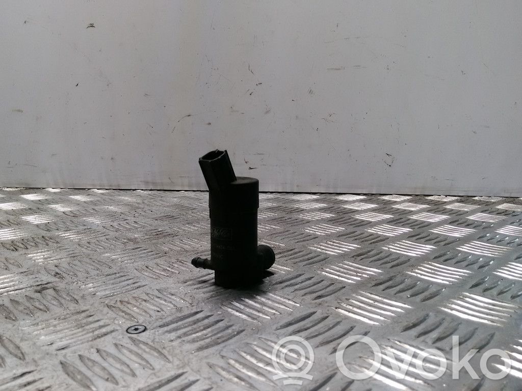 Volvo S80 Windscreen/windshield washer pump 