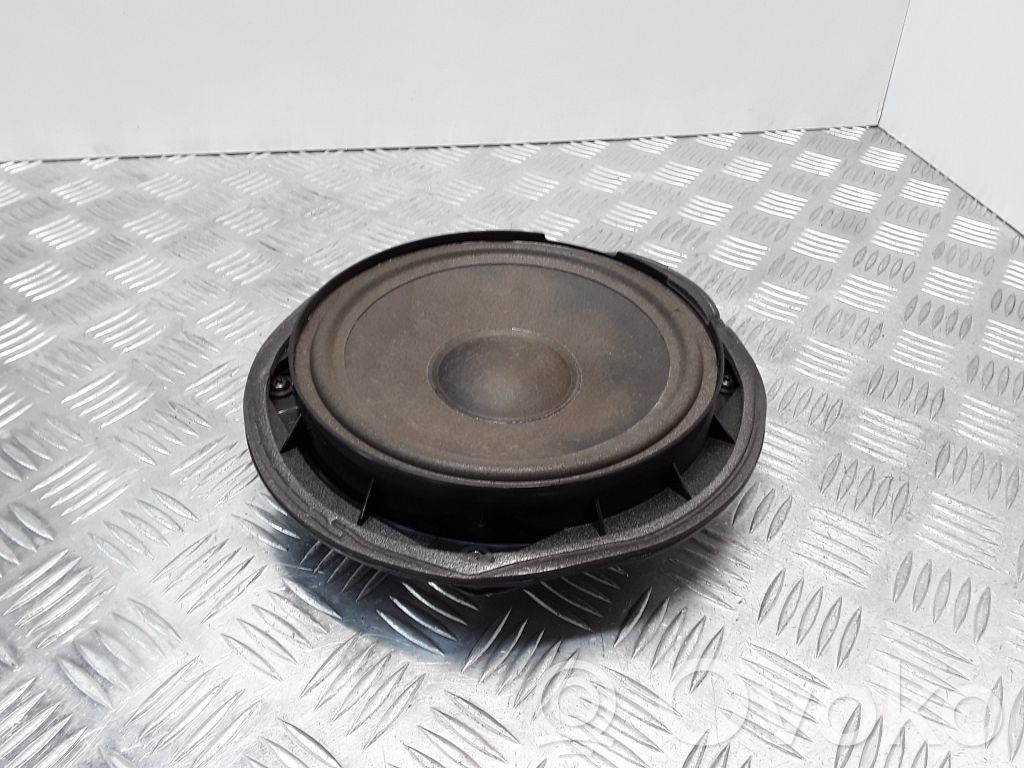 Audi A4 S4 B6 8E 8H Etuoven kaiutin 