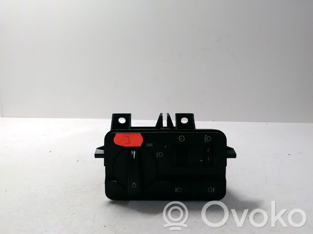 Light switch   61316901429,086480051