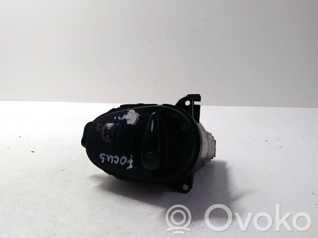 Ford Focus Light switch 