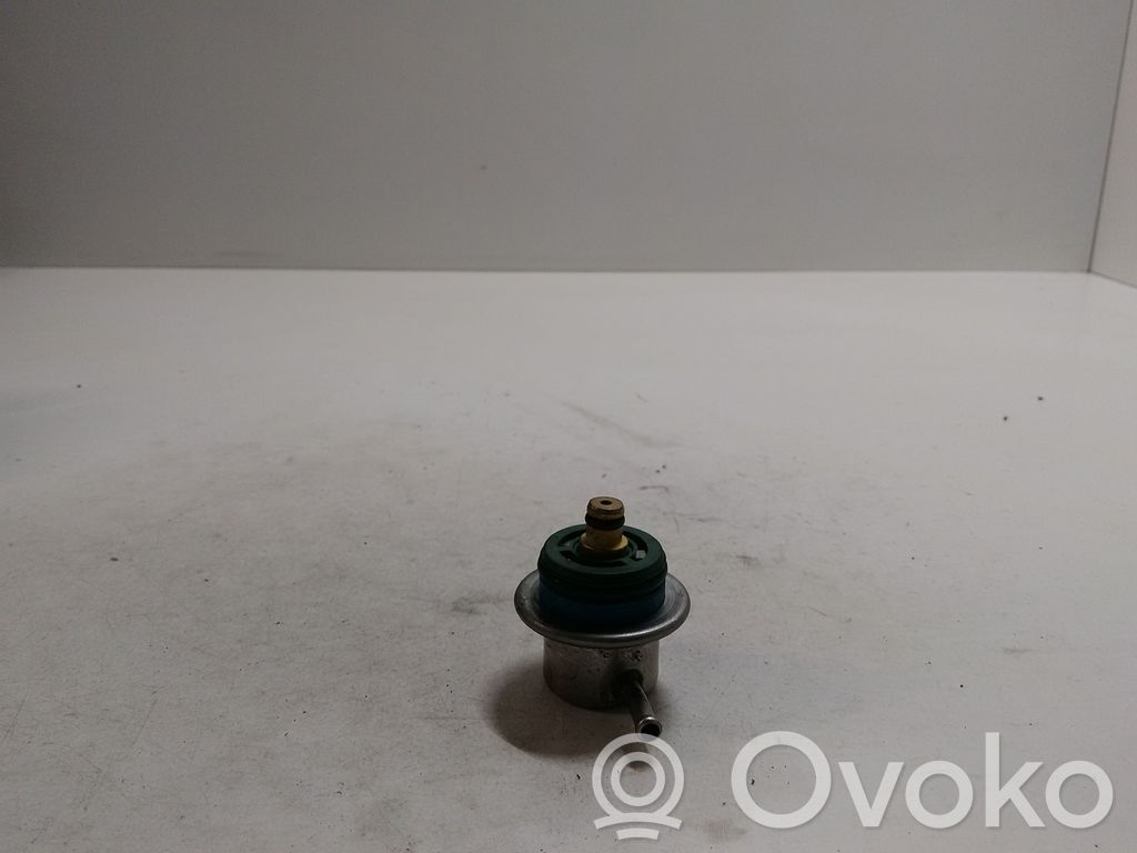BMW 3 E46 Degvielas spiediena regulators 