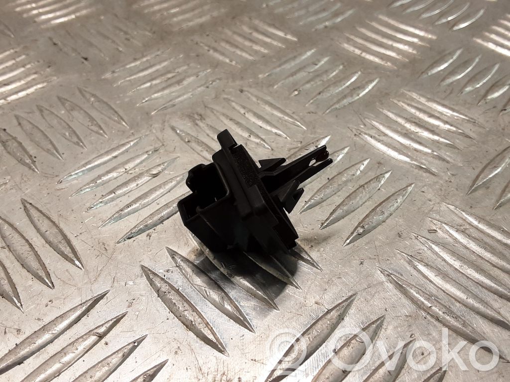 Interior temperature sensor   4322