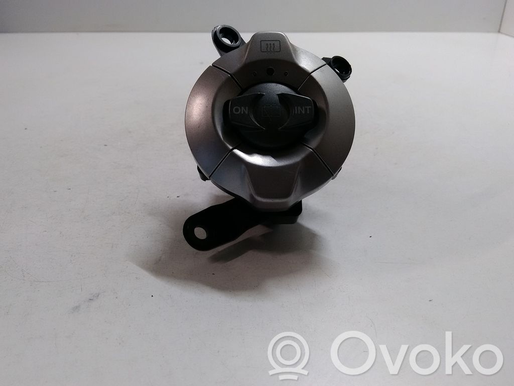 Hyundai Coupe Windscreen/window heater switch 