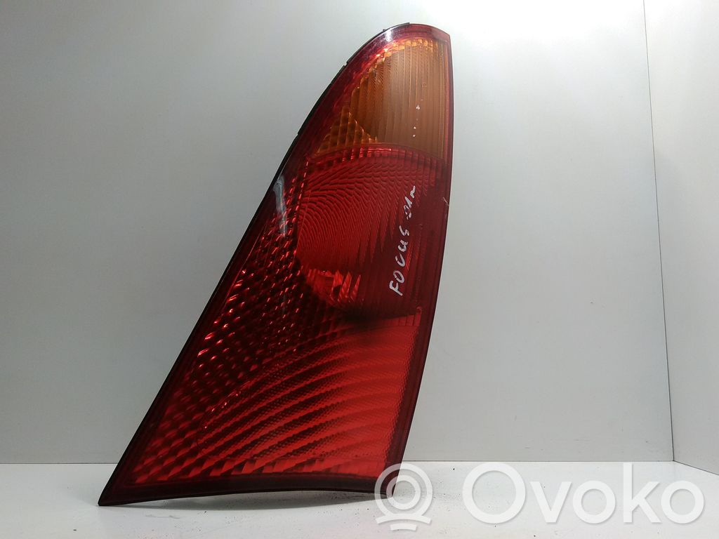 Ford Focus Aizmugurējais lukturis virsbūvē 