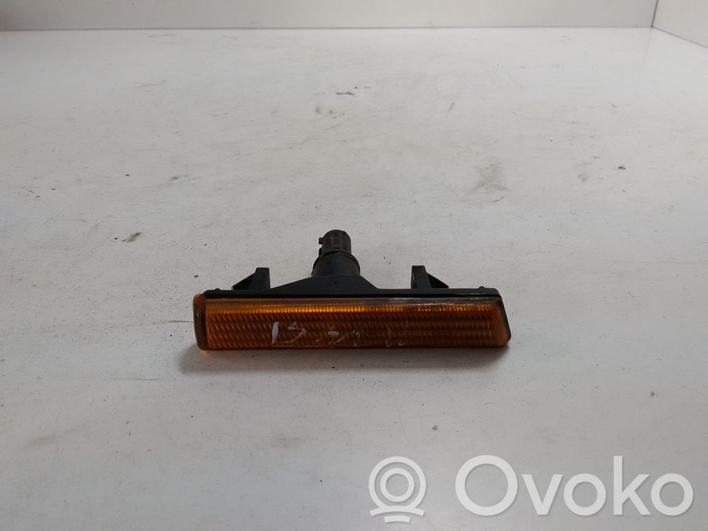 BMW 7 E38 Front fender indicator light 