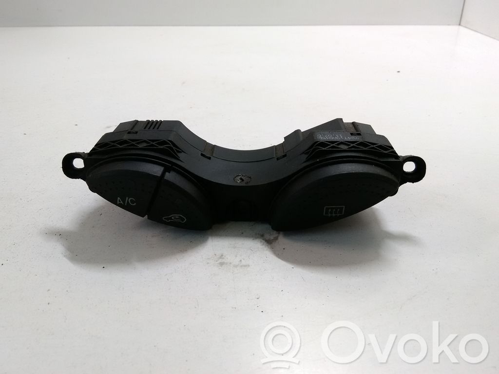 Ford Focus Windscreen/window heater switch 