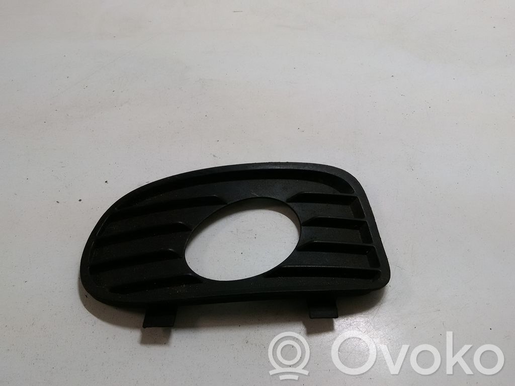 Opel Vectra B Etusumuvalon ritilä 