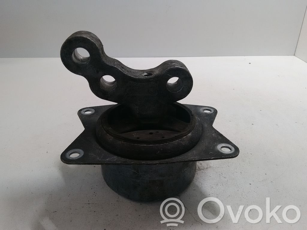 Opel Vectra C Engine mount bracket 