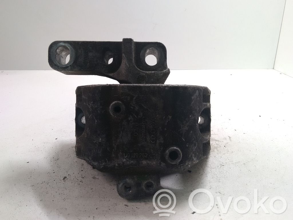 Volkswagen Bora Engine mount bracket 