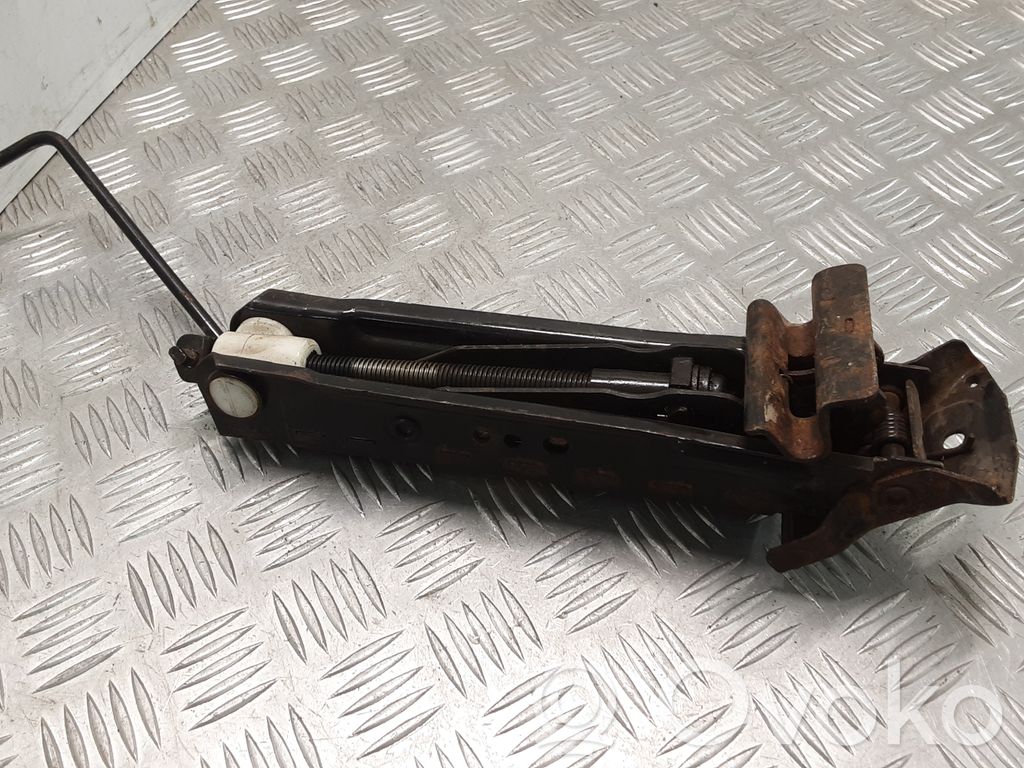Domkrats   98AB17080CC