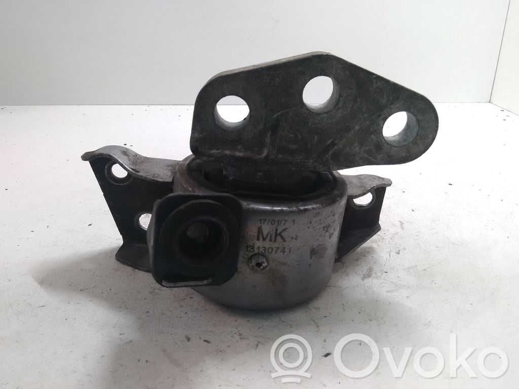 Opel Corsa D Engine mount bracket 