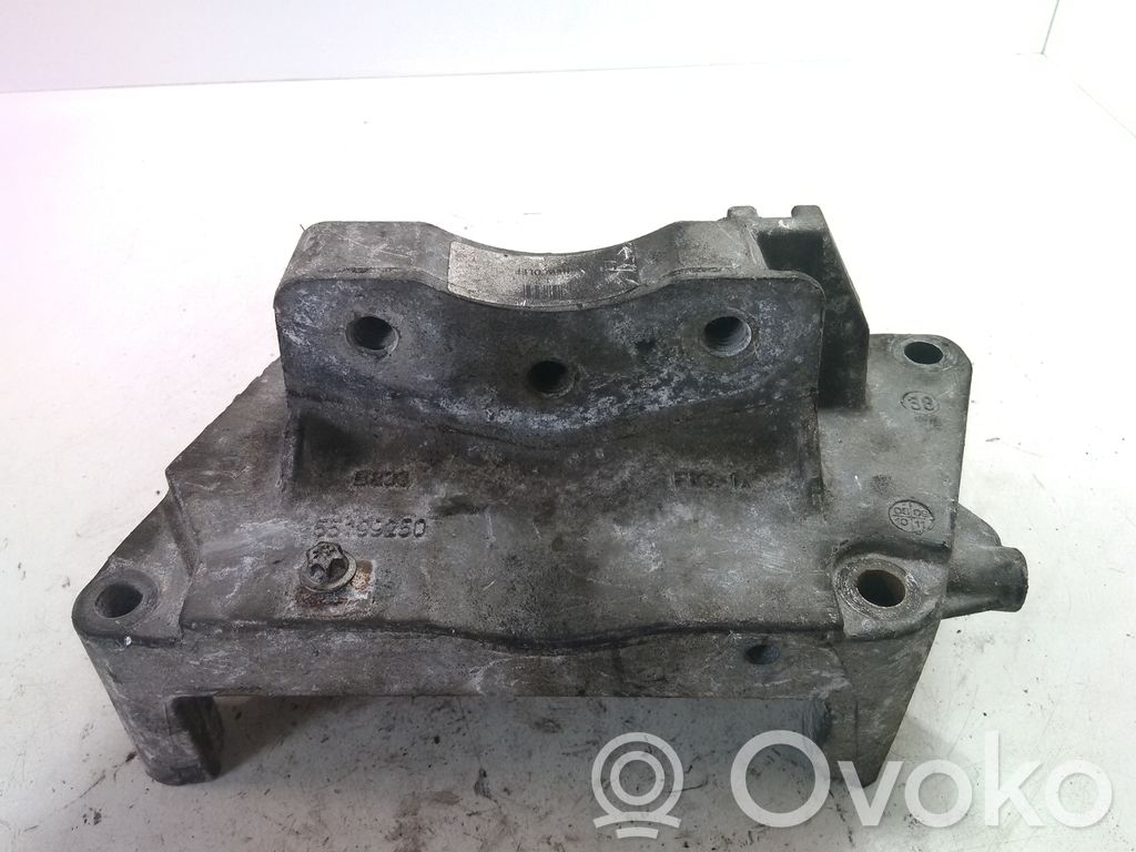 Opel Corsa D Engine mounting bracket 
