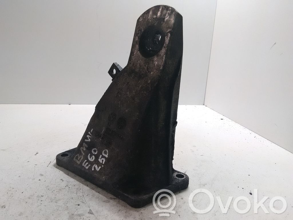 BMW 5 E60 E61 Engine mounting bracket 
