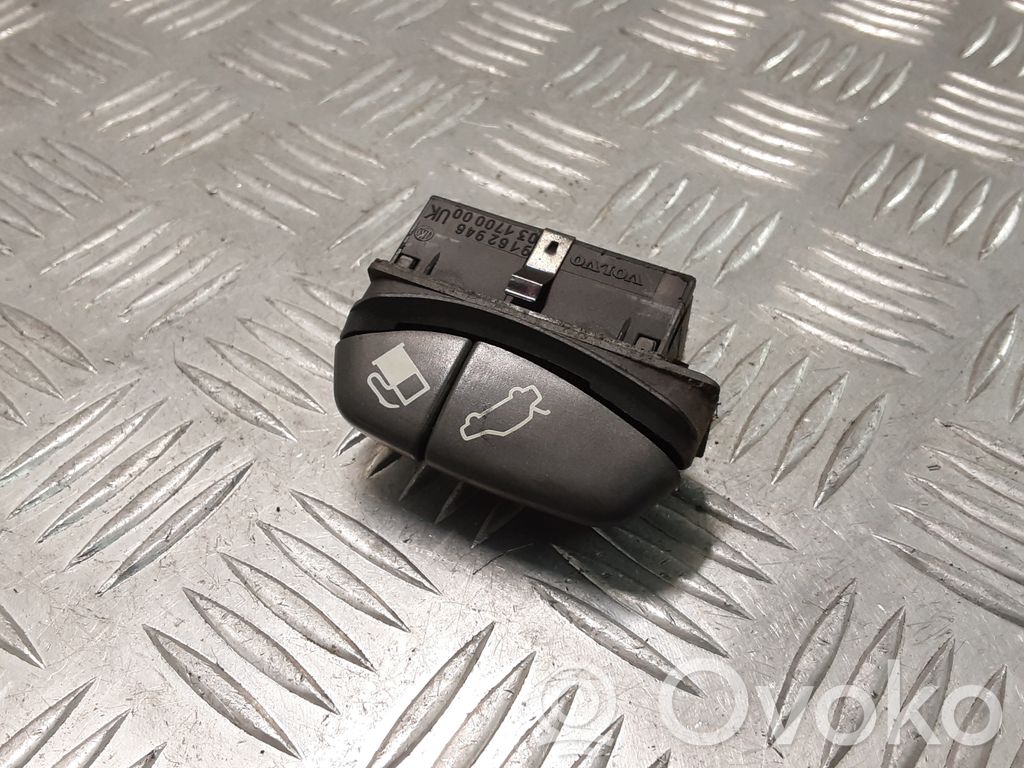 Volvo V70 Fuel tank opening switch 