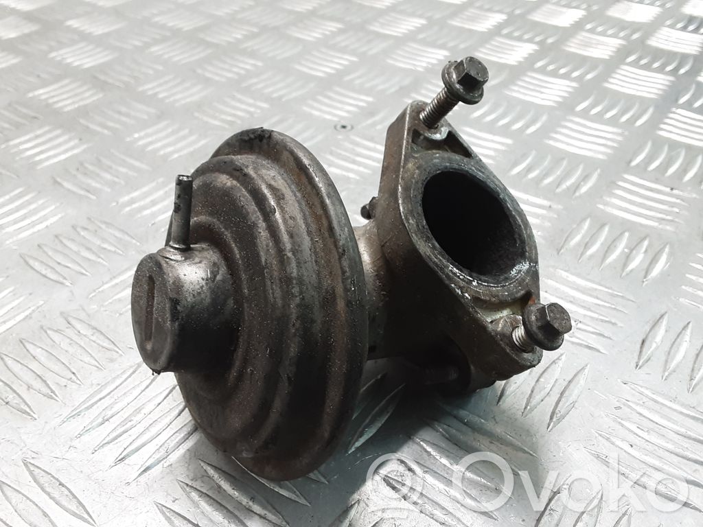 Ford Mondeo Mk III EGR valve 