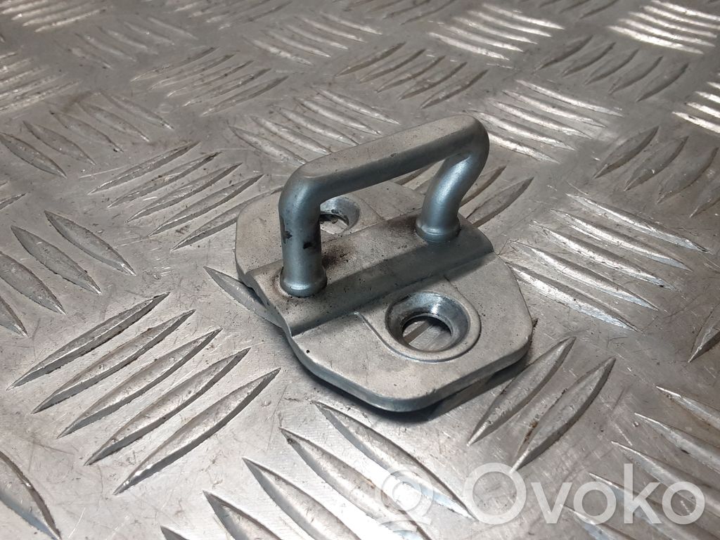 Traba/gancho de cierre de puerta trasera