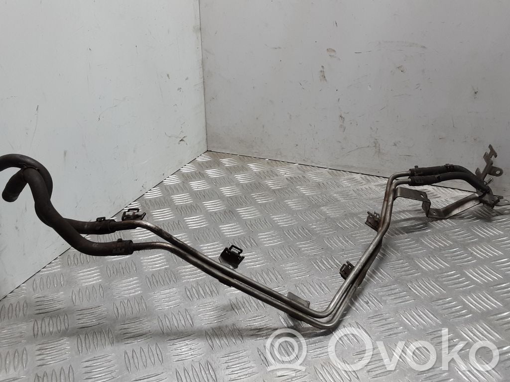 Przewód paliwa   7L6131552T