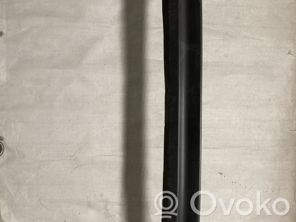 Opel Vectra C Moldura inferior del parachoques trasero 