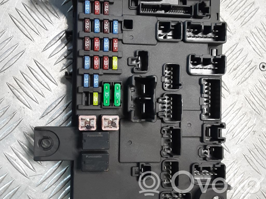 Mitsubishi Outlander Fuse module 