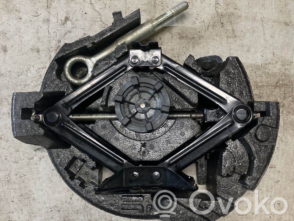 Volvo V40 Lift Jack 