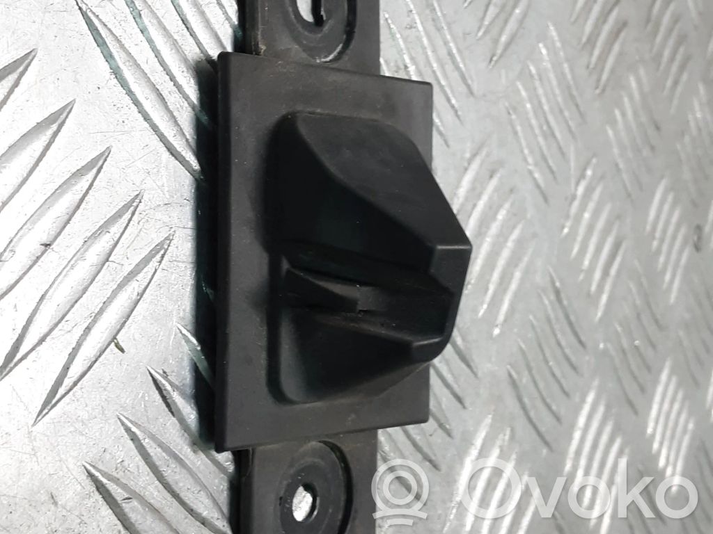 Lexus NX Tailgate/trunk/boot lid buffer 
