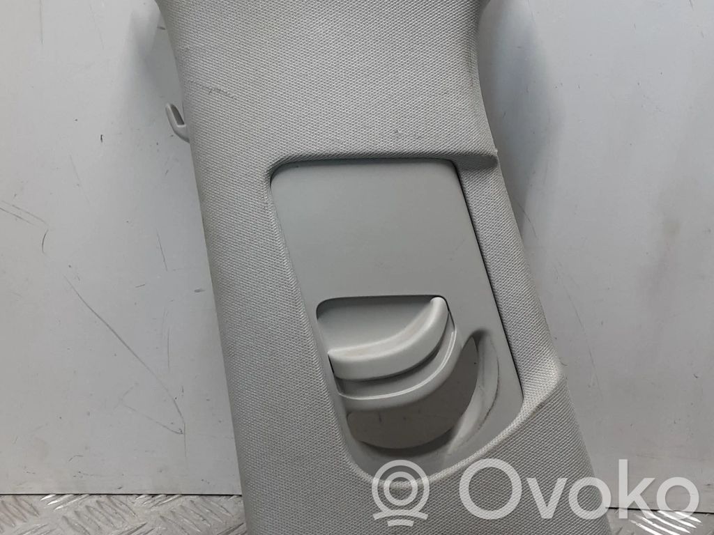 Audi A4 S4 B9 Pilar (B) (superior) 