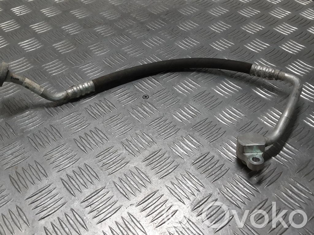 Volvo V40 Ilmastointilaitteen putki (A/C) 