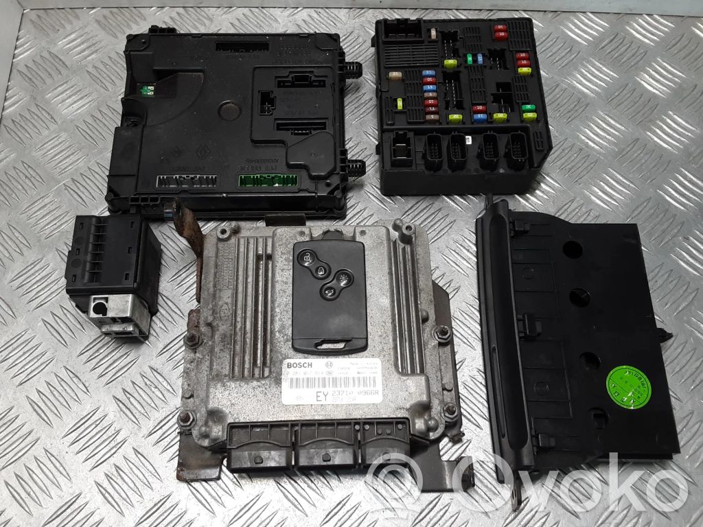 Renault Latitude (L70) Engine ECU kit and lock set 