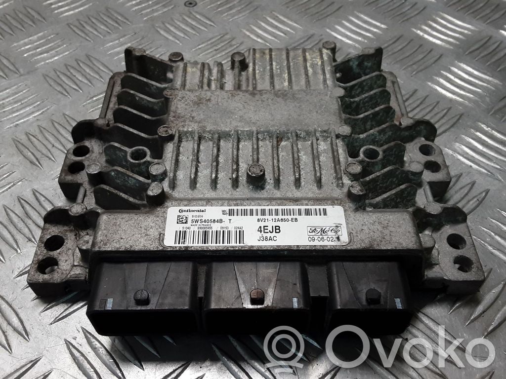 Engine control unit/module   8V2112A650EB,5WS40584G