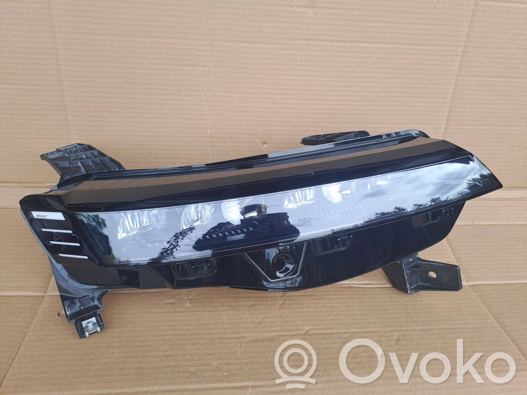 Renault Megane E-Tech Headlight/headlamp 