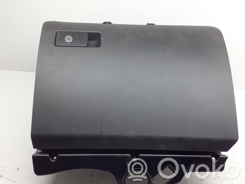 Volkswagen PASSAT B6 Juego guantera 