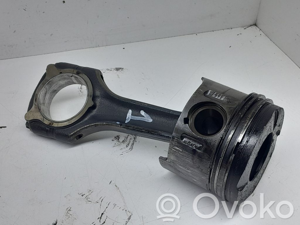 Mercedes-Benz E W211 Pistón con biela 