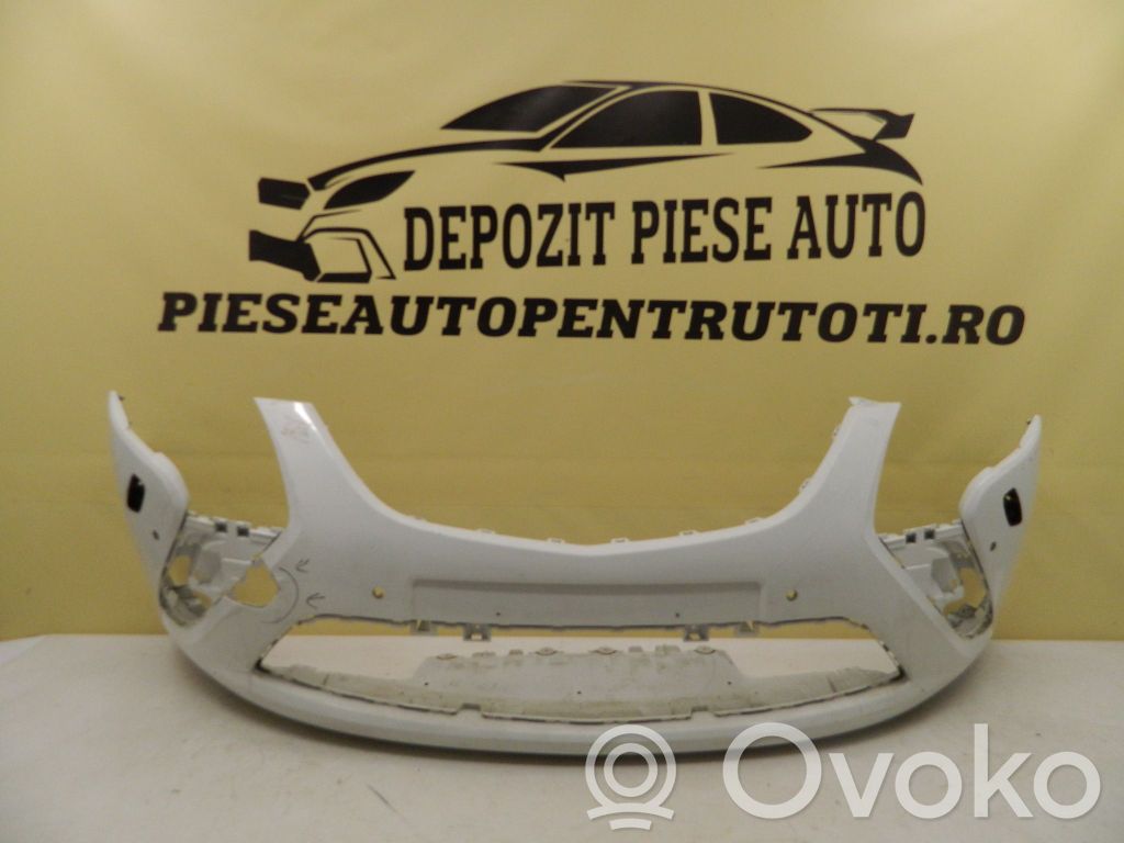 Opel Zafira C Передний бампер 