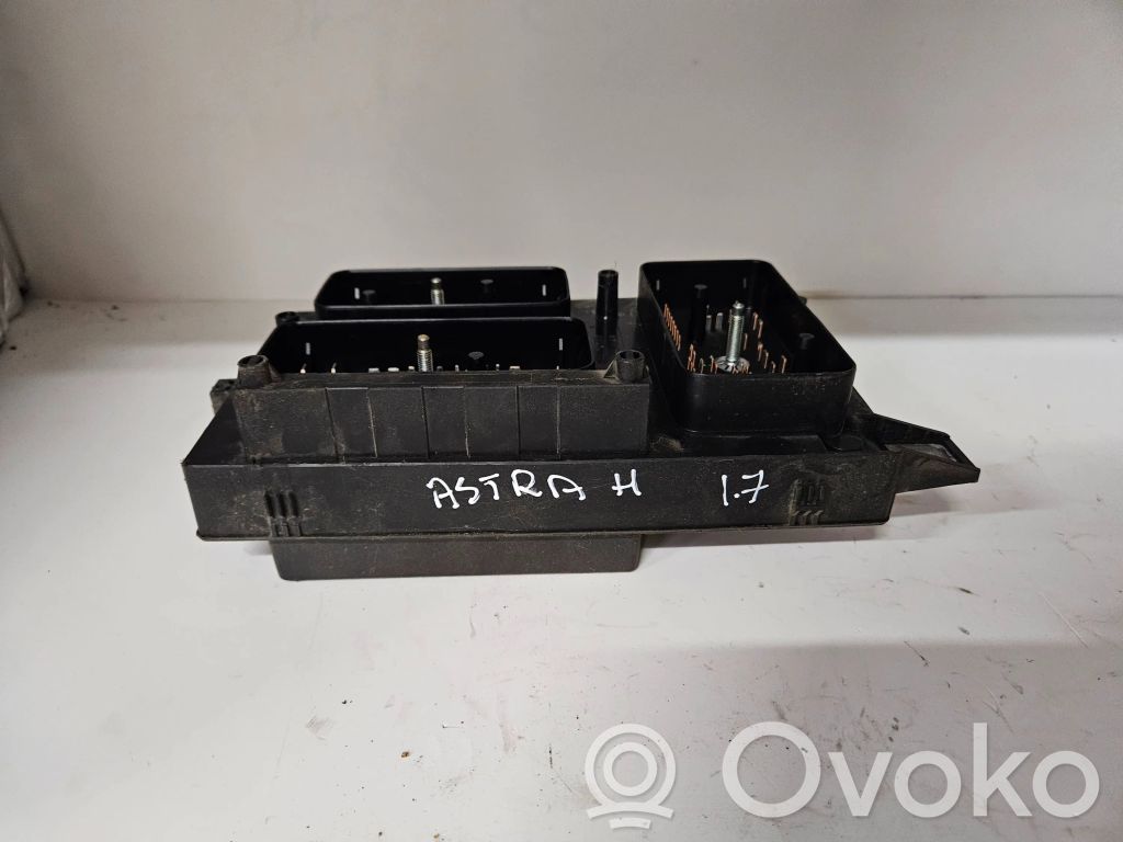 Opel Astra H Módulo de fusible 