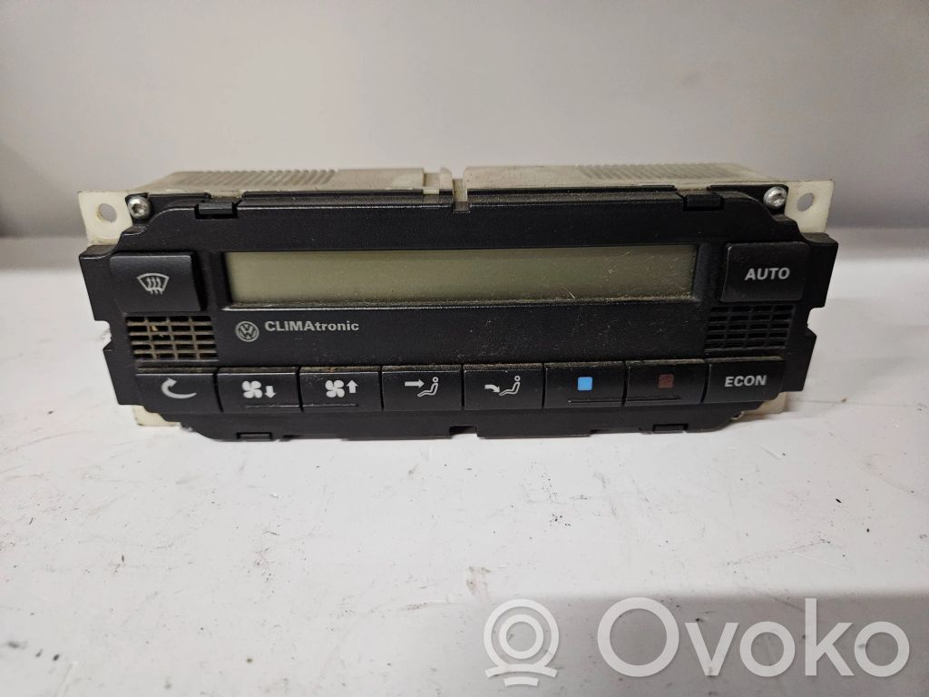 Volkswagen PASSAT B5 Climate control unit 