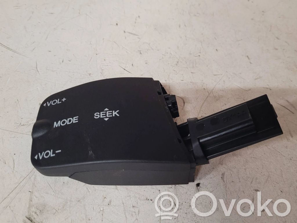 Ford Focus Daudzfunkciju vadības slēdzis / poga 
