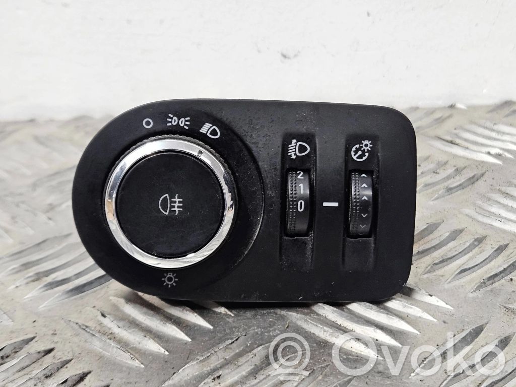 Opel Corsa D Light switch 