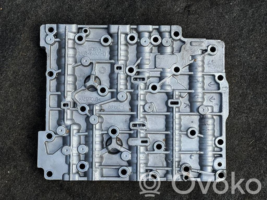 Ford Mondeo MK IV Pavarų dėžės detalė 