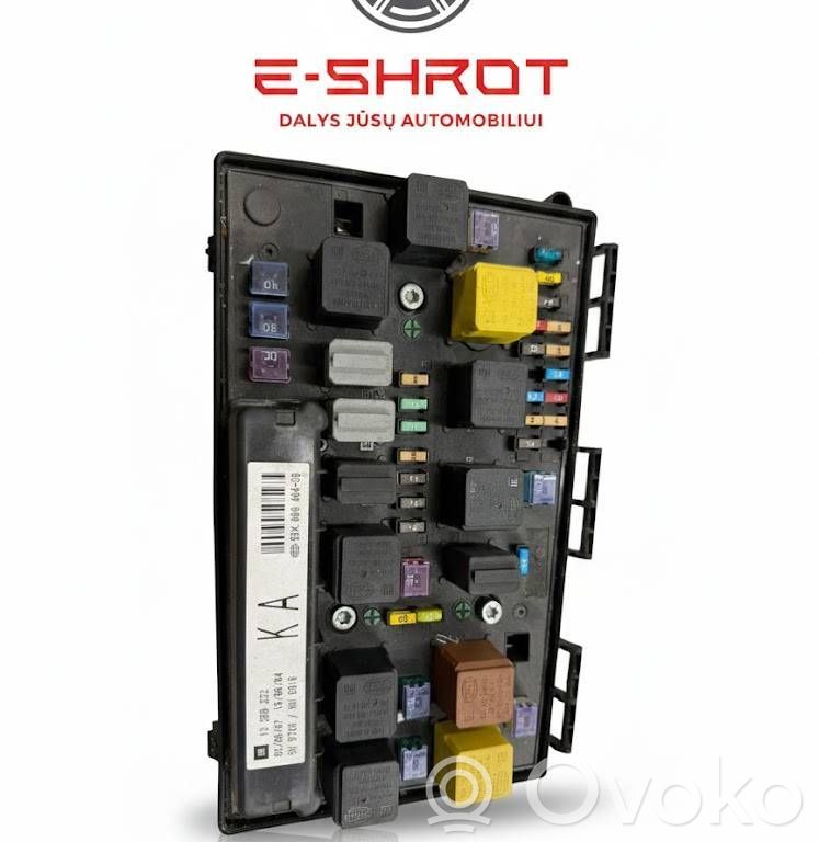 Opel Astra H Fuse module 