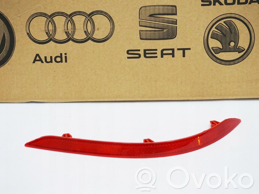 Volkswagen Multivan T7 Rear tail light reflector 
