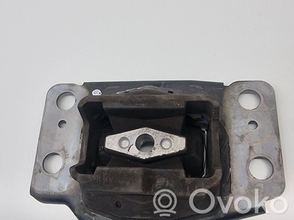 Engine mount bracket   6G917M121BC,1376894,1386308,1419833,30680700,6G917M121AC