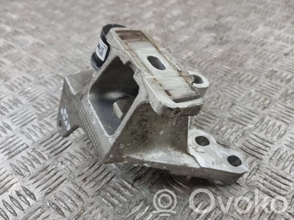 Land Rover Evoque II Engine mount bracket 