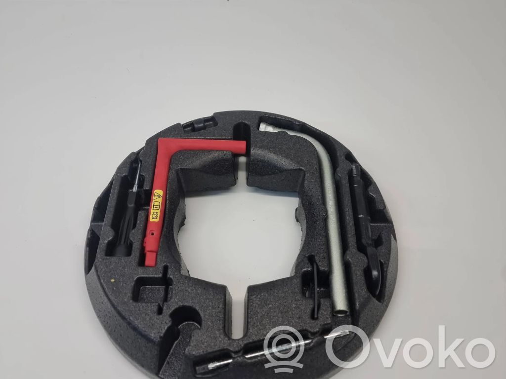 Audi A5 Tool set 