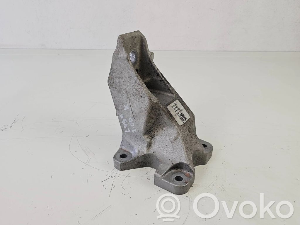 Land Rover Range Rover Sport L494 Engine mounting bracket 