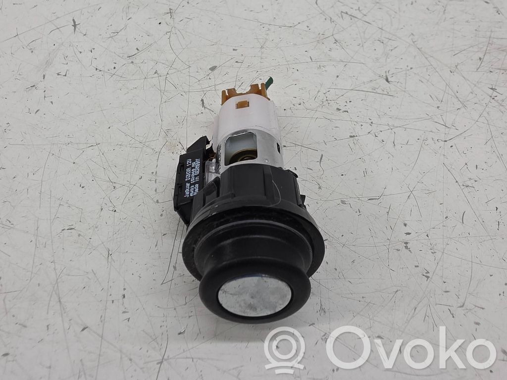 12 V Socket (front)   CPLA19N236AA