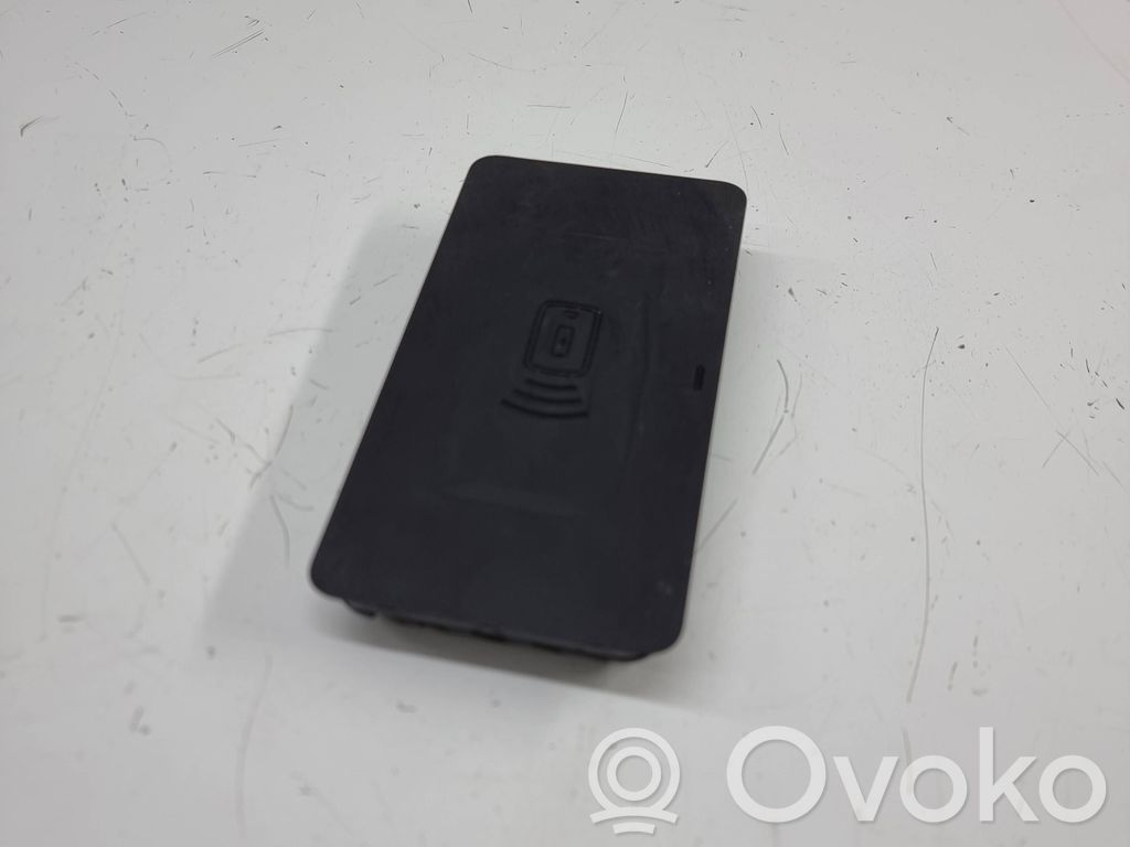 BMW X7 G07 Wireless charging module 