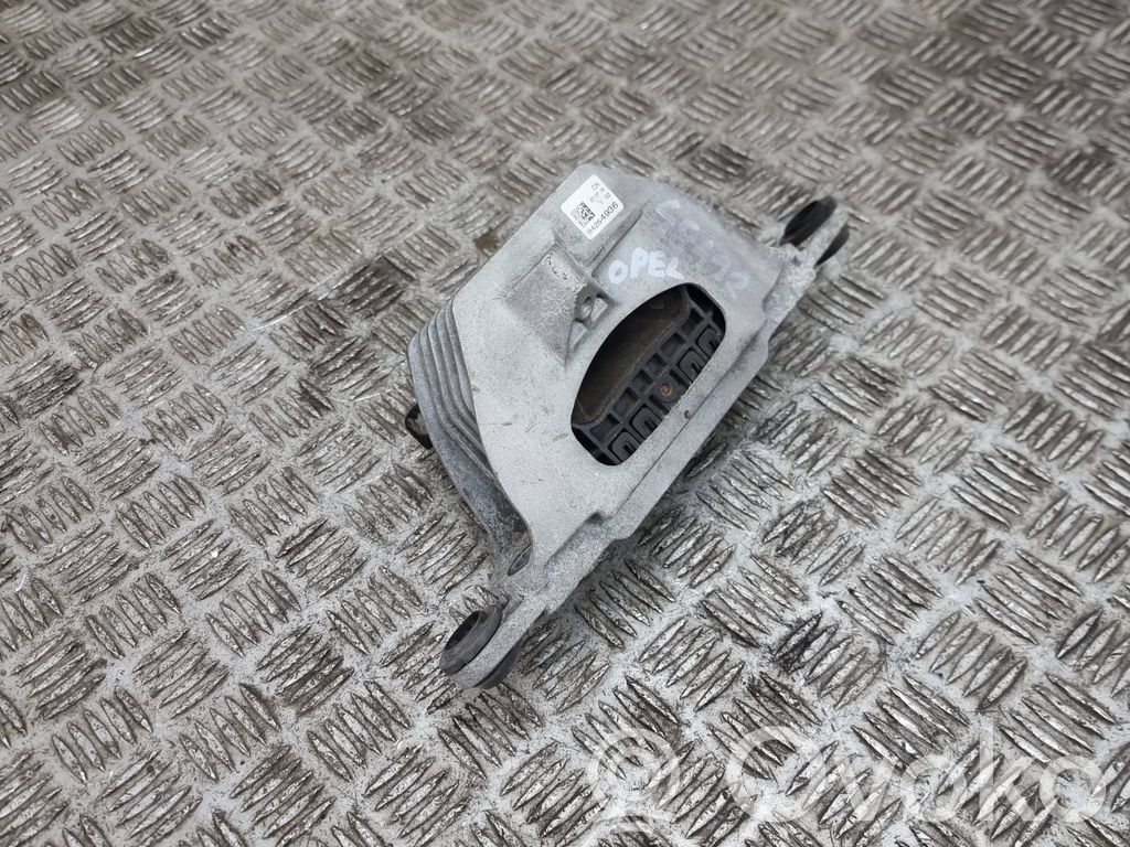 Engine mount bracket   84254936